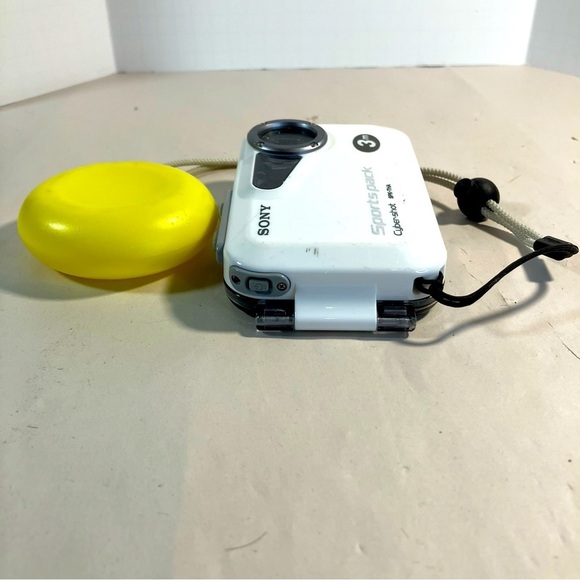 Sony Cybershot Sports Pack SPK-THA 3m Underwater 
Water Resistant Camera Case - Picture 2 of 8